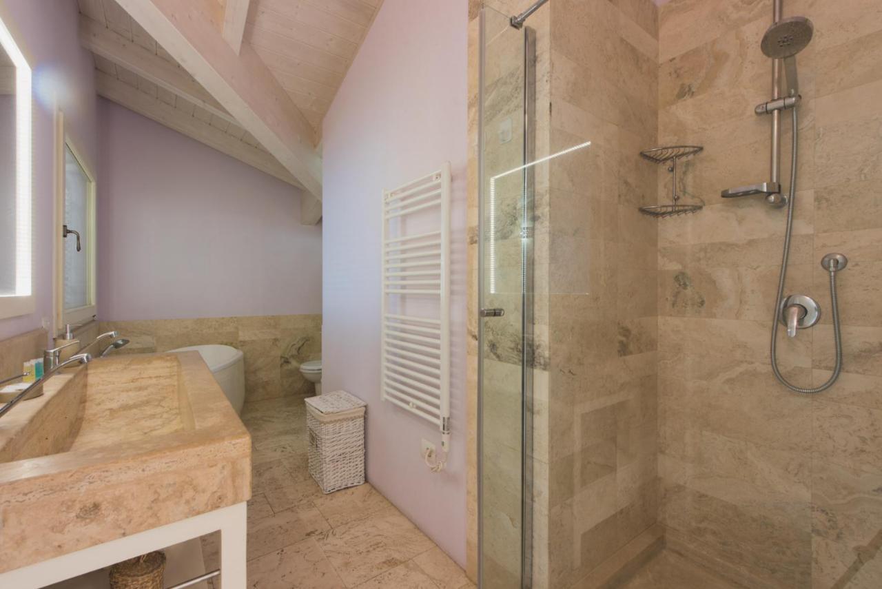 Villa Lilla Sulla Spiaggia Di San Vincenzo Luxury Buitenkant foto