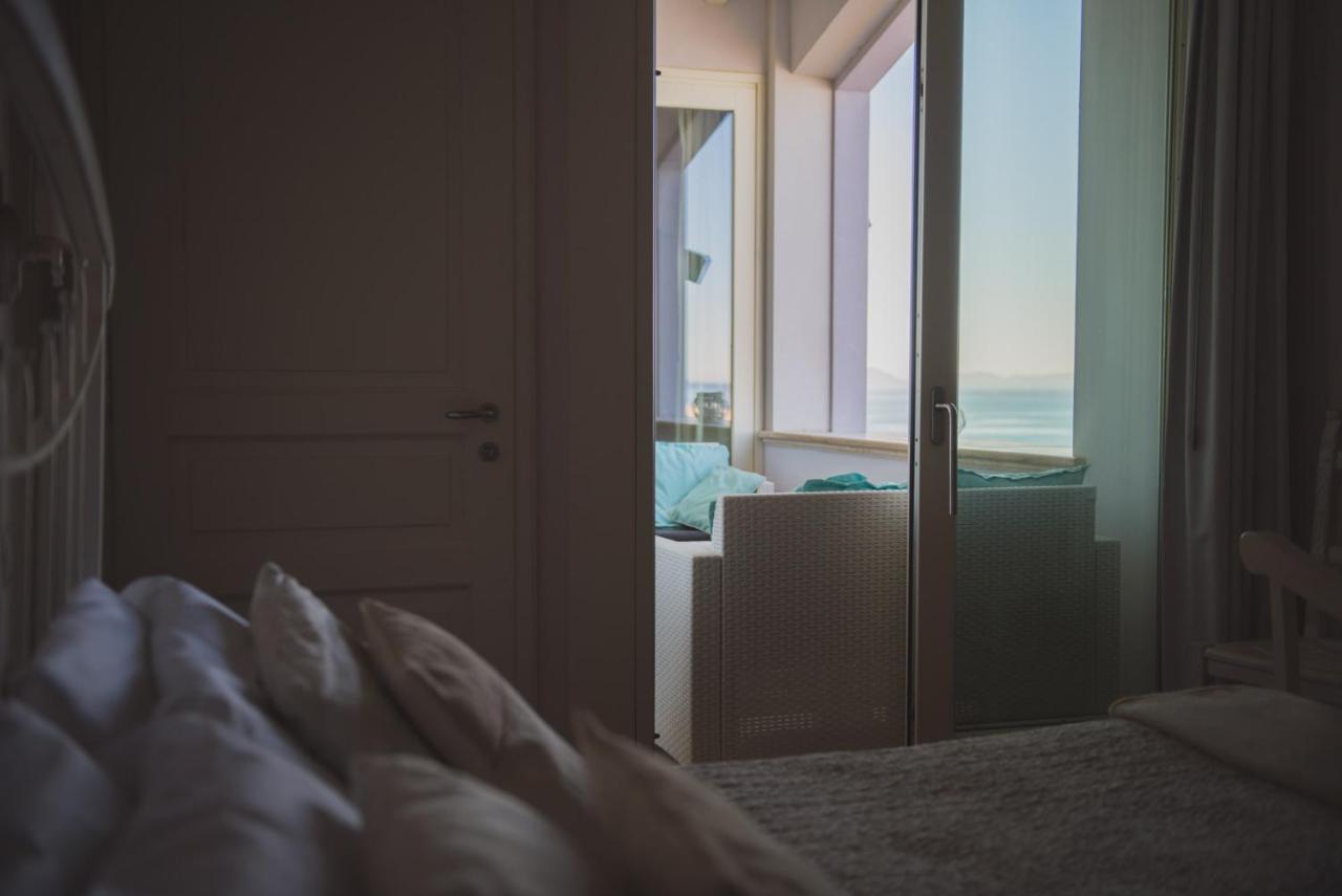 Villa Lilla Sulla Spiaggia Di San Vincenzo Luxury Buitenkant foto