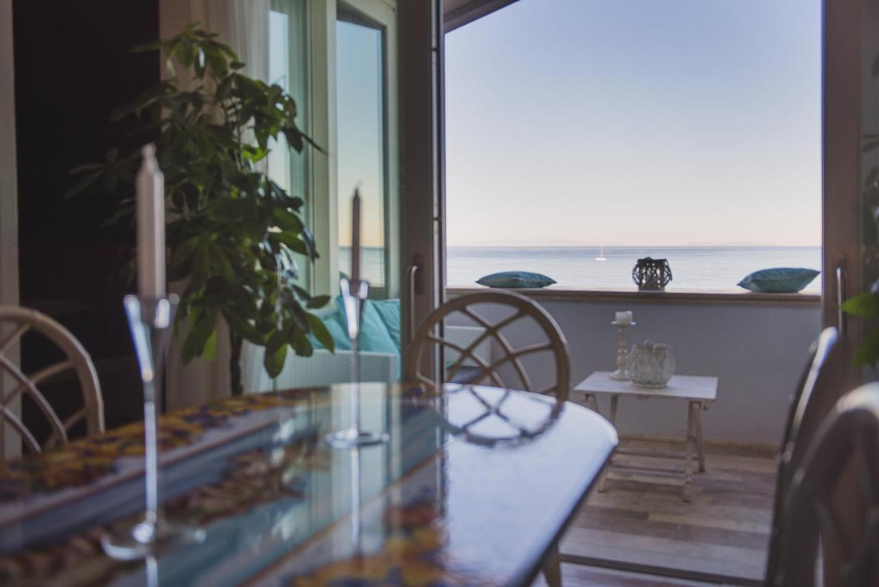 Villa Lilla Sulla Spiaggia Di San Vincenzo Luxury Buitenkant foto
